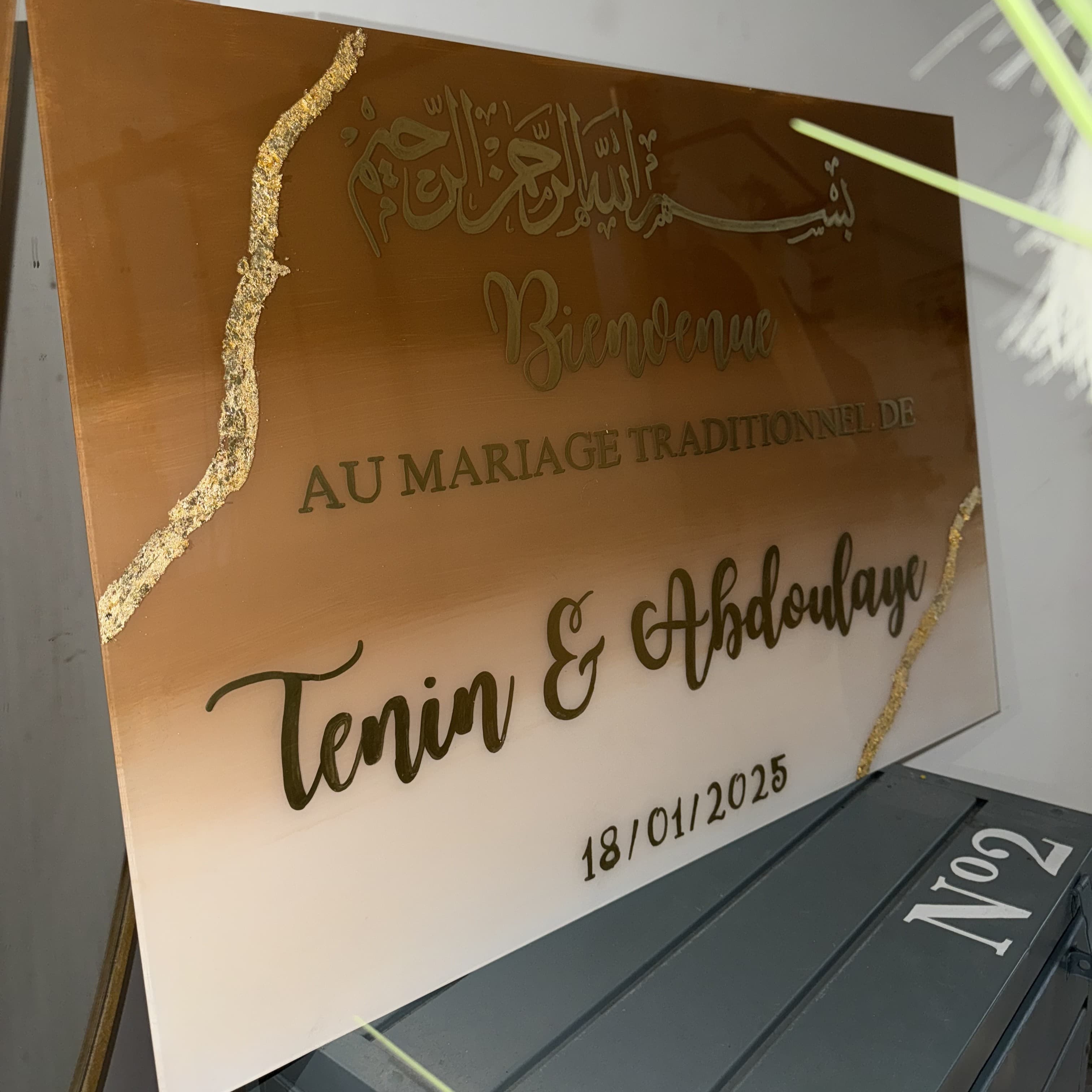 Plaque plexi "Bienvenue au ..." fond de couleur dégradé